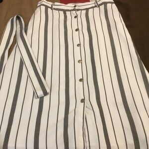 LOFT Button Down Snap Skirt with belt